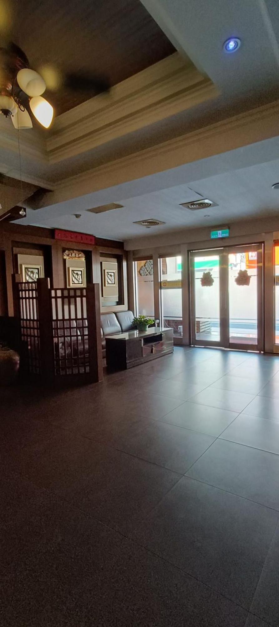 龍昇商務休閒飯店 Yongkang Luaran gambar